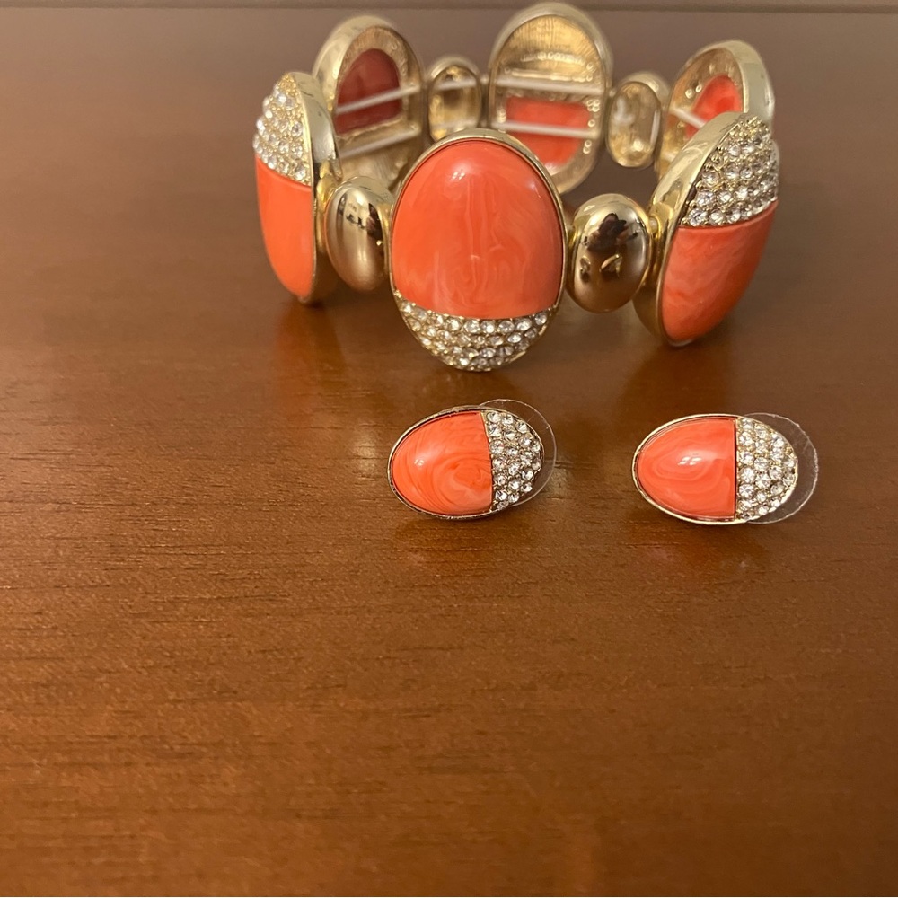 Bracelet and earrings set